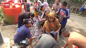 VIDEO: Air Bersih Susah, Warga Perbukitan Pulomerak Jarang Mandi