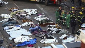 FOTO: 60 Orang Tewas Terpanggang dalam Kebakaran di Johannesburg
