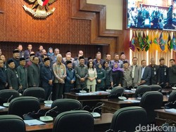 Pamit di Rapat Paripurna Terakhirnya, Ganjar Ungkap Obrolan dengan Jokowi