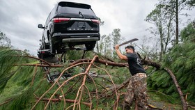 Badai Idalia 'Mengamuk' di Florida, Bawa Angin-Gelombang Mematikan