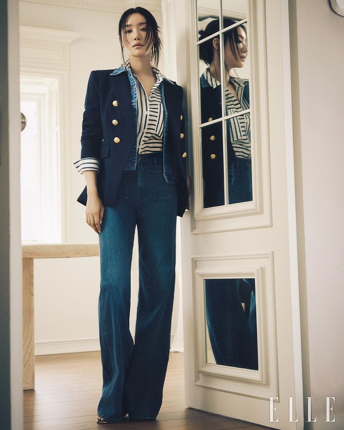 Cha Joo Young sukses pukau publik dengan penampilan terbarunya sebagai model brand pakaian global Veronica Beard yang terkenal dengan desainnya yang klasik nan elegan melalui pemotretan terbaru bersama majalah ELLE Korea./ Foto: instagram.com/ellekorea