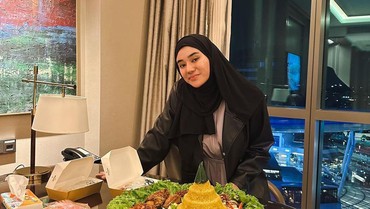 img-title Dulu Nikah Beda Agama, Clara Shinta Ceritakan Lebaran ke Eks Suami