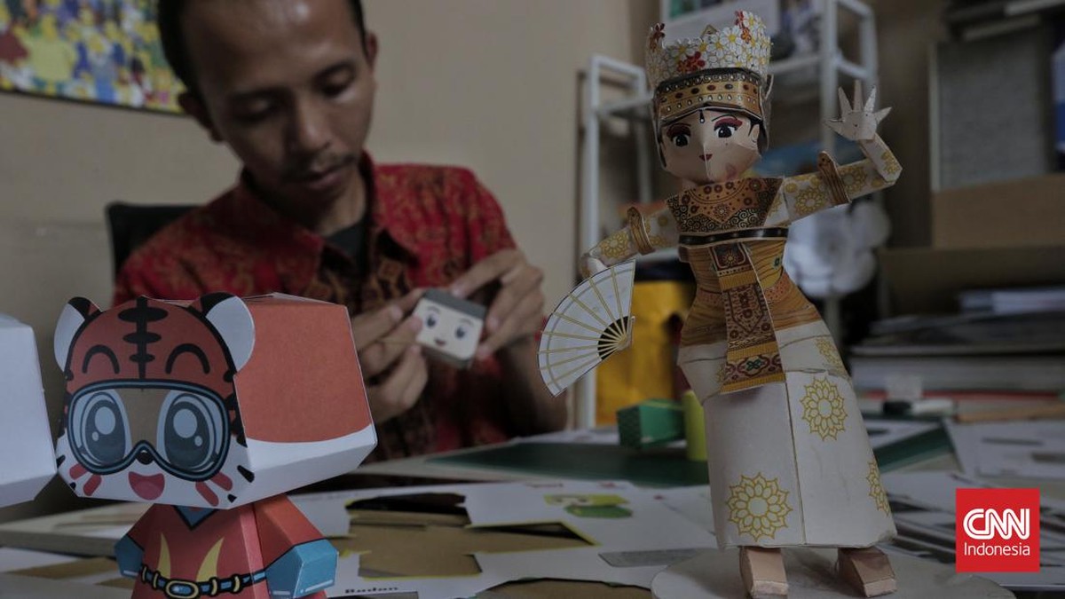 FOTO: Industri Kerajinan Model Kertas