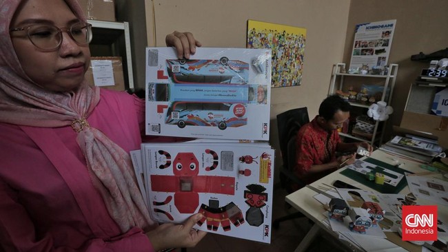 FOTO: Industri Kerajinan Model Kertas