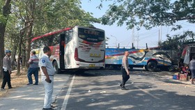 Tabrakan Bus Eka Cepat Vs Sugeng Rahayu Diduga Hindari Pejalan Kaki