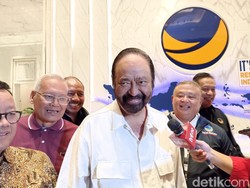 Surya Paloh Akui Ngobrol Politik dengan Jokowi, Bahas Anies-Cak Imin?