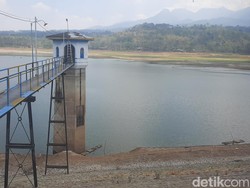 Stok Air Bendungan Gunung Rowo Pati Menipis, Irigasi Ikut Seret