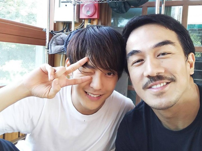 Minhyuk 'BTOB' dan Joe Taslim