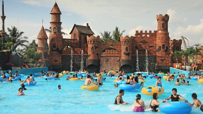Ocean Park adalah tempat rekreasi air di kawasan BSD, Tangerang Selatan, Banten. Simak wahana, jam operasional, dan harga  tiketnya.
