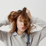 Tidak Hanya Kulit, Polusi Udara Juga Sebabkan 4 Kerusakan Rambut Ini