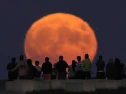 12 Nama Bulan Purnama dan Penjelasannya