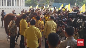 Airlangga Ungkap Alasan Kasih Kuda ke Prabowo: Kami Ingin Lari Kencang
