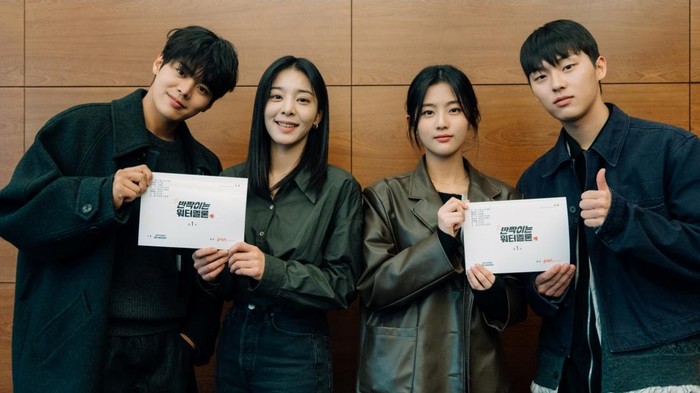 Sinopsis Twinkling Watermelon, Drakor Fantasi Romantis yang Akan Membawamu Kembali ke Tahun 1995