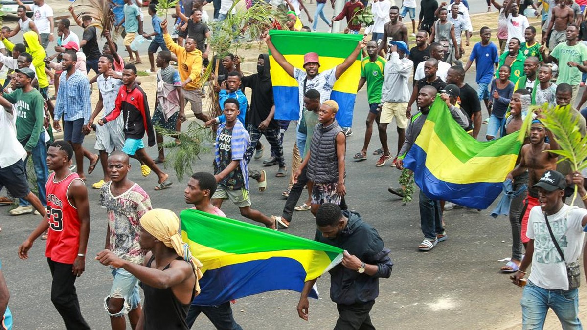 FOTO: Warga Gabon Gembira Presiden Ali Bongo Dikudeta