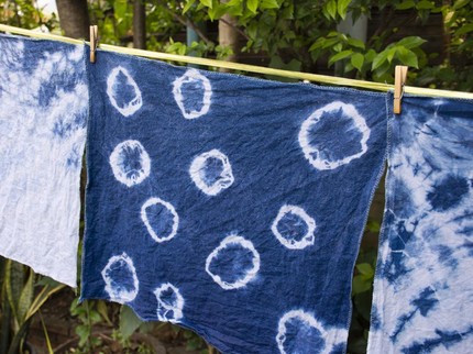 Batik Jumputan: Sejarah, Jenis Motif, dan Cara Membuatnya Bersama Anak di Rumah