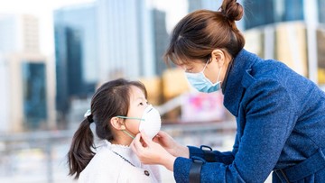 MEMERIKSA KONDISI UDARA HINGGA MEMAKAI MASKER
