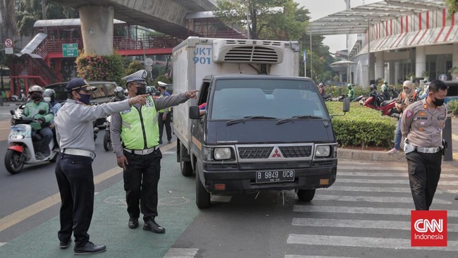 Polda Metro Jaya menyatakan terus melakukan sosialisasi pada Oktober agar masyarakat tergerak melakukan uji emisi.