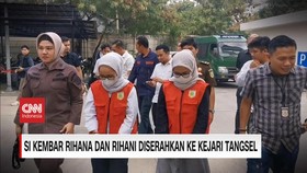 VIDEO: Si Kembar Rihana-Rihani Diserahkan ke Kejari Tangsel