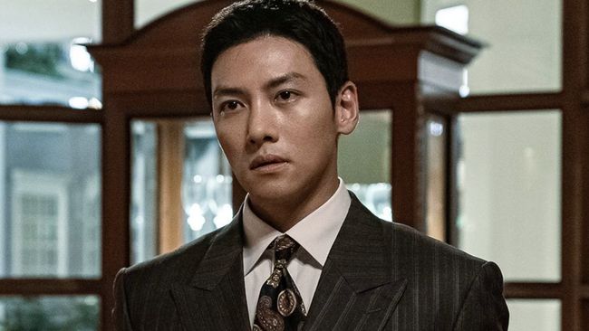 Ji Chang-wook menyebut sebagai seorang aktor, dirinya belum berada di "level" untuk duduk di kursi pengarah.