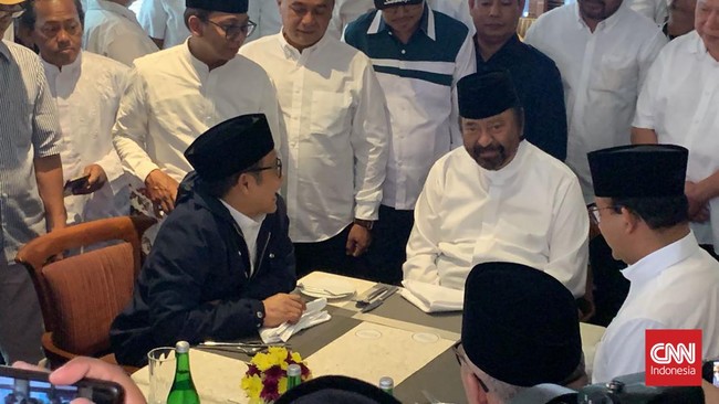 Para ketua umum partai politik terlihat datang di aktivitas Puncak Harlah ke-26 PKB nan digelar di Jakarta Convention Center (JCC), Senayan, Jakarta.