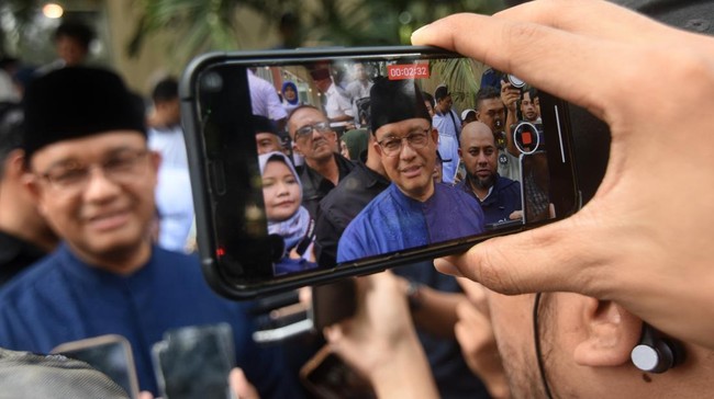 Pemprov Jabar dikabarkan membatalkan secara mendadak acara diskusi yang sedianya dihadiri Anies Baswedan di Gedung Indonesia Menggugat, Bandung, Minggu (8/10).