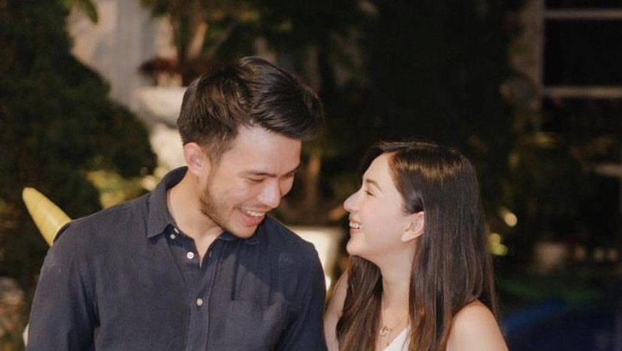 Cantiknya Jessica Mila Saat Jajan Croissant dan Floating Breakfast