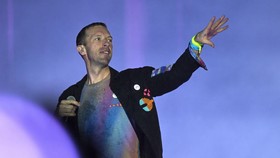 Chris Martin Coldplay di Konser GBK: Kami Tak Percaya Penindasan