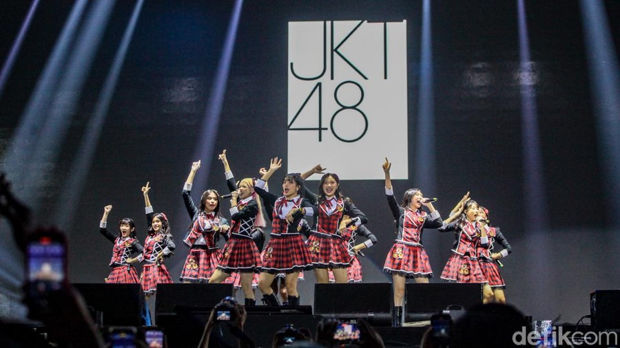 JKT48 Konser JKT48 di Synchronize Fest 2023.