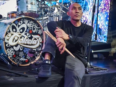 img-title Tak Hanya Jadi Badut, Ervin Cokelat Jual Drum & Kucing karena Bangkrut
