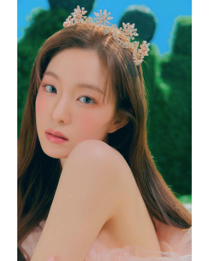 Pemilik nama bae Joo Hyun ini sudah lama mendapatkan predikat CF Queen. Ia memiliki kekuatan pemasaran yang membuat produknya laris manis. Tidak hanya kosmetik, tapi juga fashion mewah./ Foto: instagram.com/renebaebae