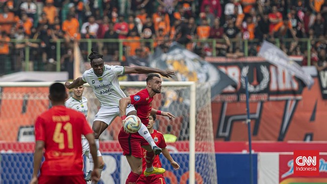 Pelatih Persib Bandung Bojan Hodak memuji penampilan anak asuhannya usai berhasil menahan imbang Persija Jakarta 1-1 secara dramatis di Liga 1.