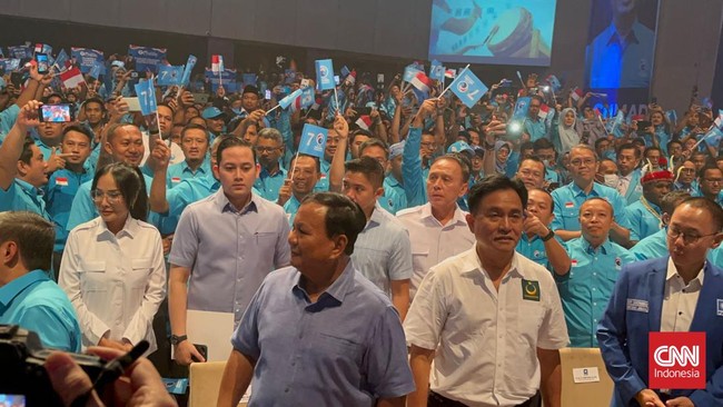 Bacapres Gerindra Prabowo Subianto datang ke deklarasi dukungan dari Partai Gelora untuk Pilpres 2024 di Djakarta Theater pada Sabtu (2/9).