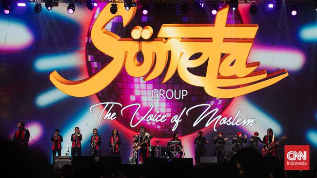 Kolaborasi asik Soneta dan Dipha Barus yang buat penonton joget menutup hari petama Synchronize Fest 2023, Jumat (1/9). 