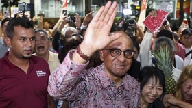 FOTO: Tharman Shanmugaratnam Menang Telak di Pilpres Singapura