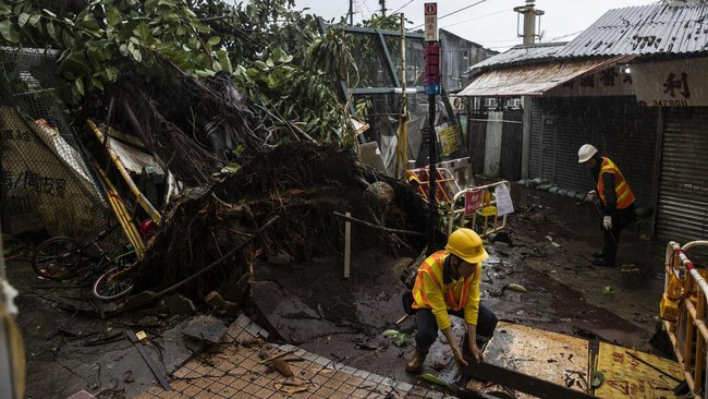 FOTO: Topan Saola Hantam Hong Kong