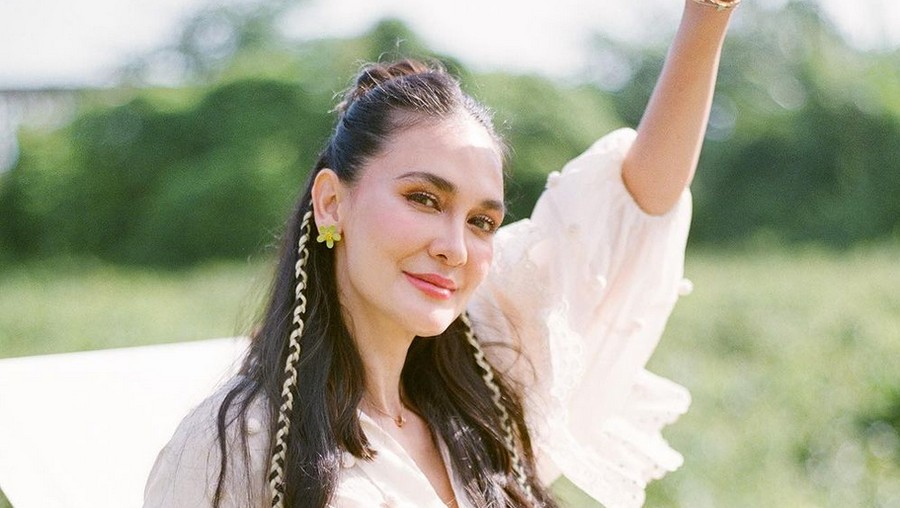 Ulang Tahun Luna Maya Ulang Tahun Luna Maya.