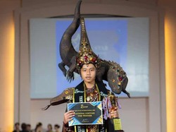 Keren, Siswa Surabaya Ini Sabet Best National Custome di Ajang Internasional