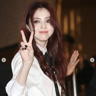 Nongkrong di Daerah Apgujeong, Penampilan Han So Hee Disorot