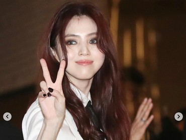 img-title Nongkrong di Daerah Apgujeong, Penampilan Han So Hee Disorot