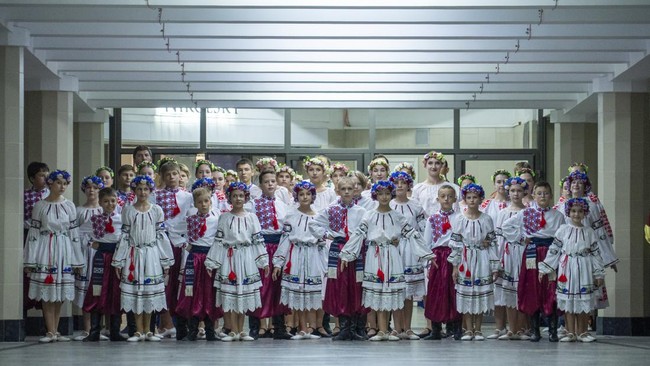FOTO: Semangat Anak-anak Ukraina Kembali Sekolah di Tengah Perang