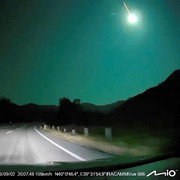 Langit Turki Menjadi Saksi: Kilatan Hijau Meteor Jatuh Terlihat di Malam Hari