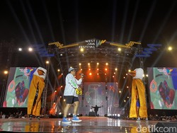 Feel Koplo Bermandikan Kembang Api Tutup WJF 2023