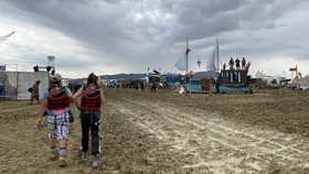 Petaka Festival Burning Man hingga Ukraina Produksi Drone Gede-gedean
