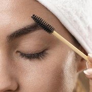 5 Bahan Alami untuk Menebalkan Alis Menurut Penelitian, Mudah Dibuat di Rumah!