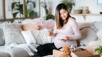 5 Rekomendasi Produk Cocok untuk Hadiah Natal dan Tahun Baru Ibu Hamil