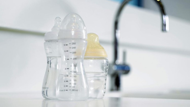 Ilustrasi Sabun Cuci Botol Bayi Baby bottles