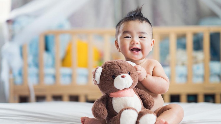 Ilustrasi Tahap Perkembangan Bayi 7 Bulan Ilustrasi Tahap Perkembangan Bayi 7 Bulan