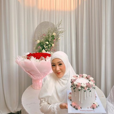 Respons Larissa Chou Saat Dicibir Hamil Terlalu Cepat