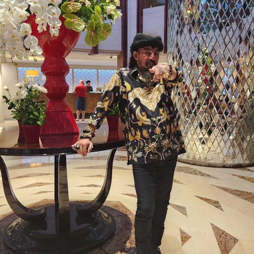 Diteriaki Petugas Imigrasi Arab 'Setan' Saat Masuk Jeddah, Limbad: I'm Artist