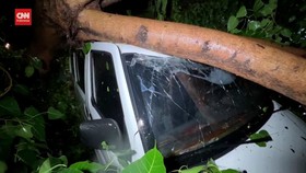 VIDEO: Topan Haikui Melanda Taiwan, Satu Tewas
